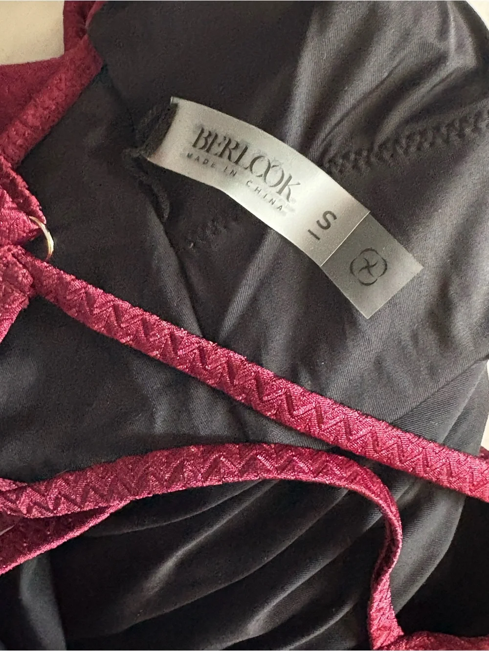 Berlook Burgundy Textured Backless One-Piece Swimsuit sz small